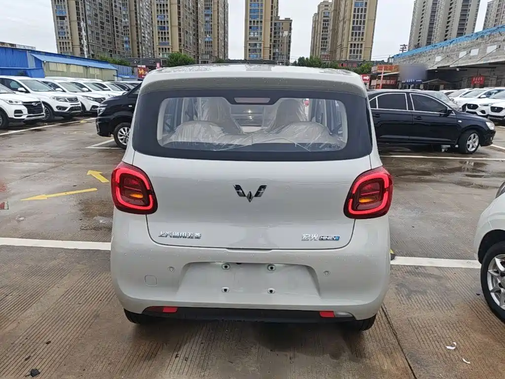 Wuling MINIEV — миниатюра 6