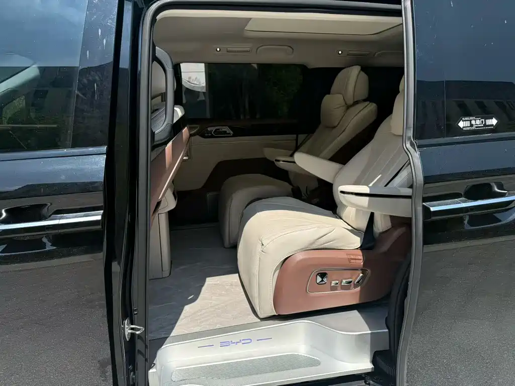 BYD Xia — миниатюра 6