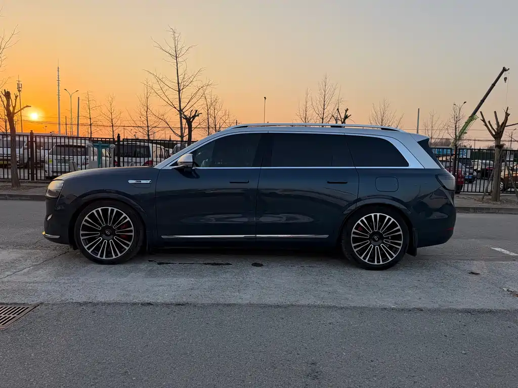 AITO ASK THE WORLD M9