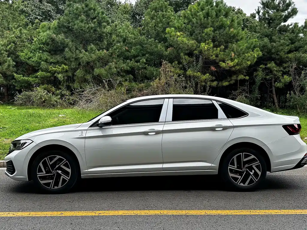 Volkswagen Sagitar — миниатюра 3