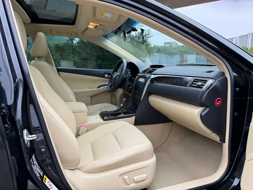 Toyota Camry — миниатюра 10