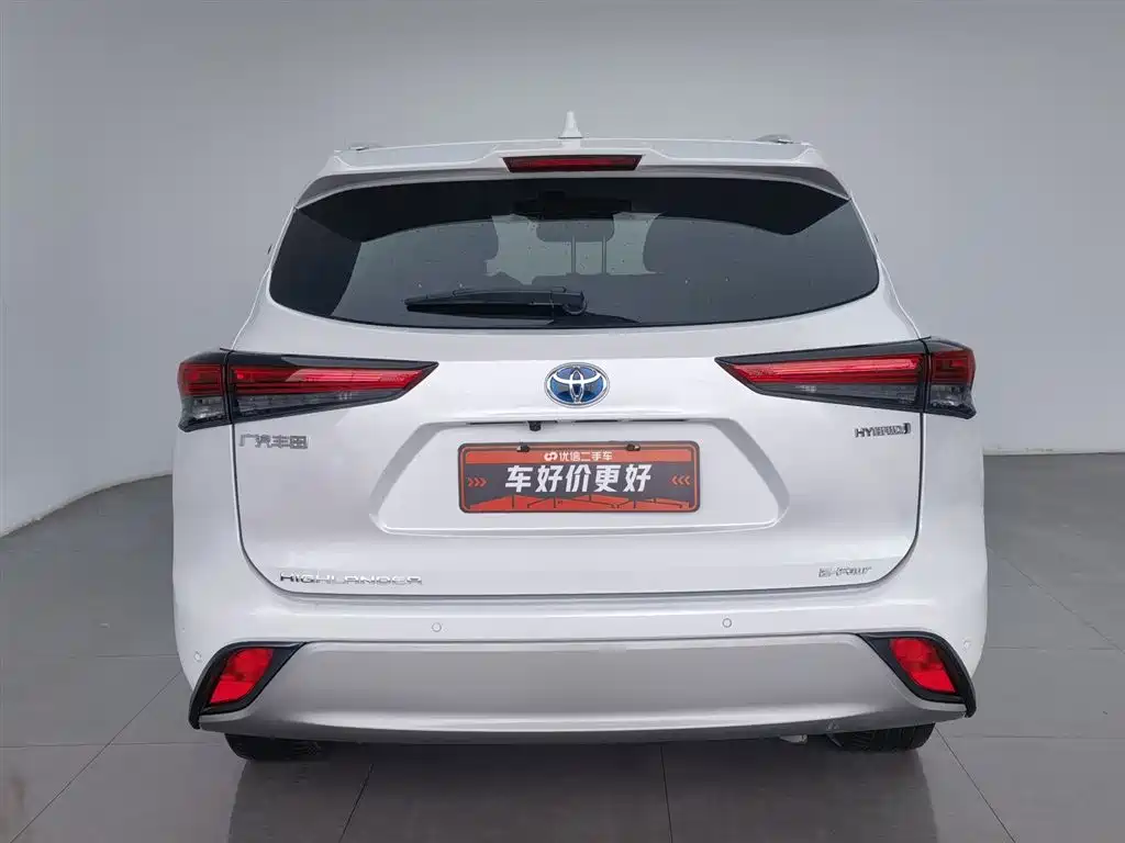 Toyota Highlander 2022 2.5L Luxury 7 мест