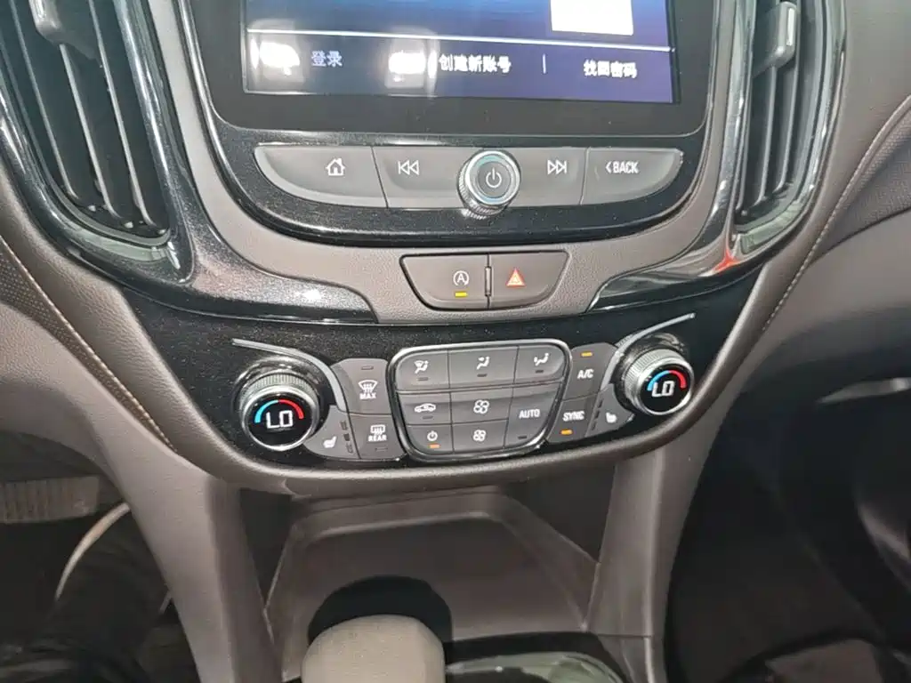 Chevrolet Equinox — миниатюра 13