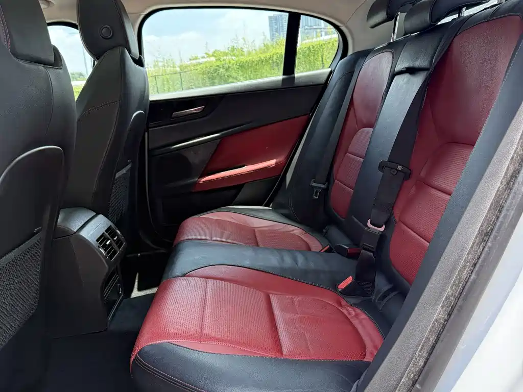 Jaguar XE — миниатюра 7