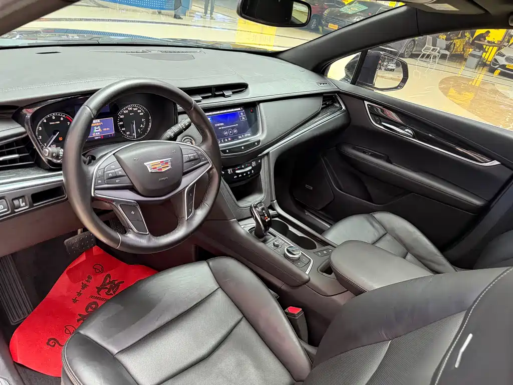 Cadillac XT5 — миниатюра 7