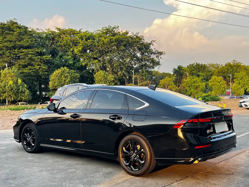 Honda Accord — миниатюра 9