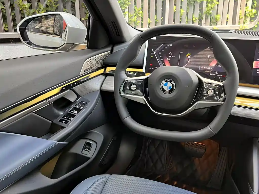 BMW 5 Series — миниатюра 16