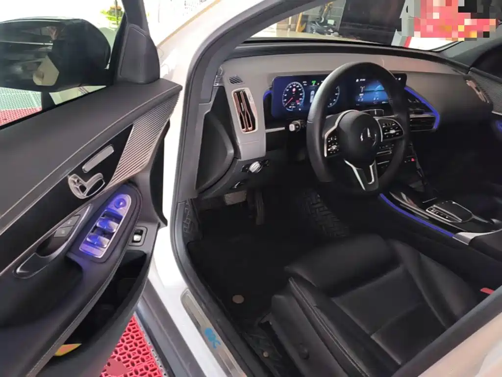 Mercedes-Benz EQC — миниатюра 16