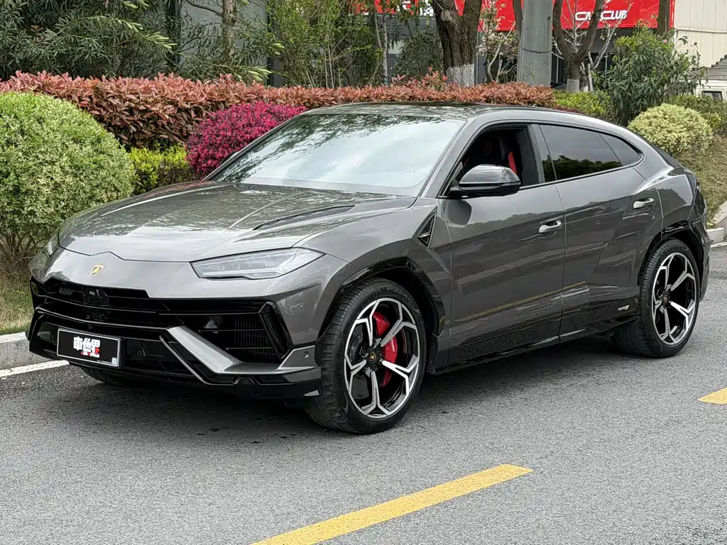 Lamborghini Urus 2023