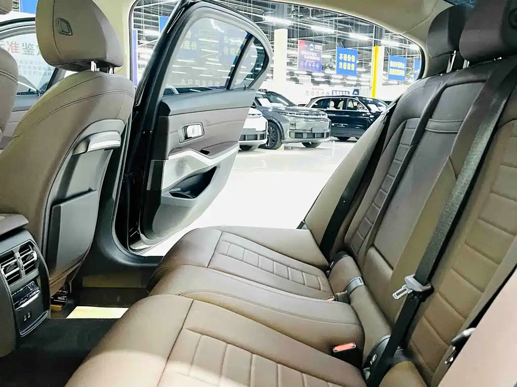 BMW 3 Series — миниатюра 8