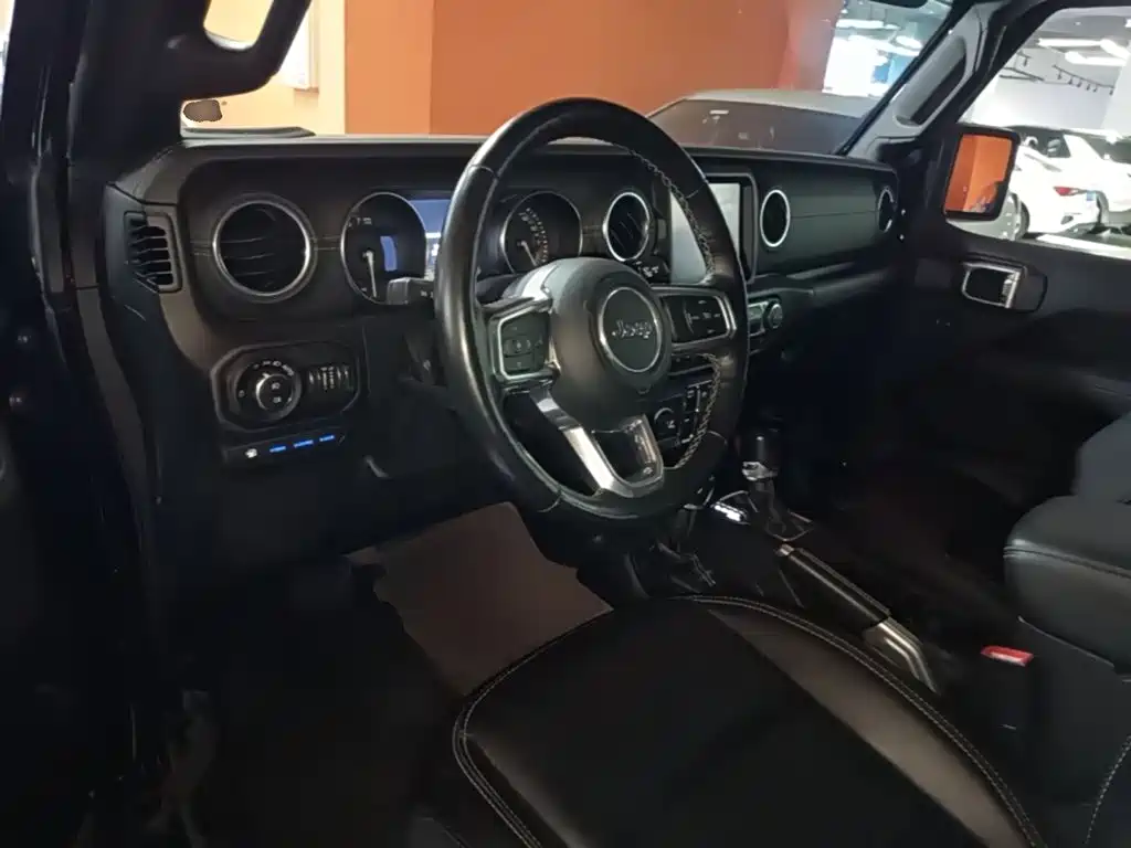 Jeep Wrangler PHEV — миниатюра 10