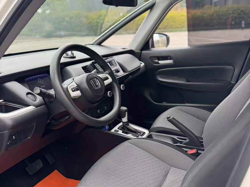 Honda Fit 1.5 л 2023 г. Белый, пробег 50000 км
