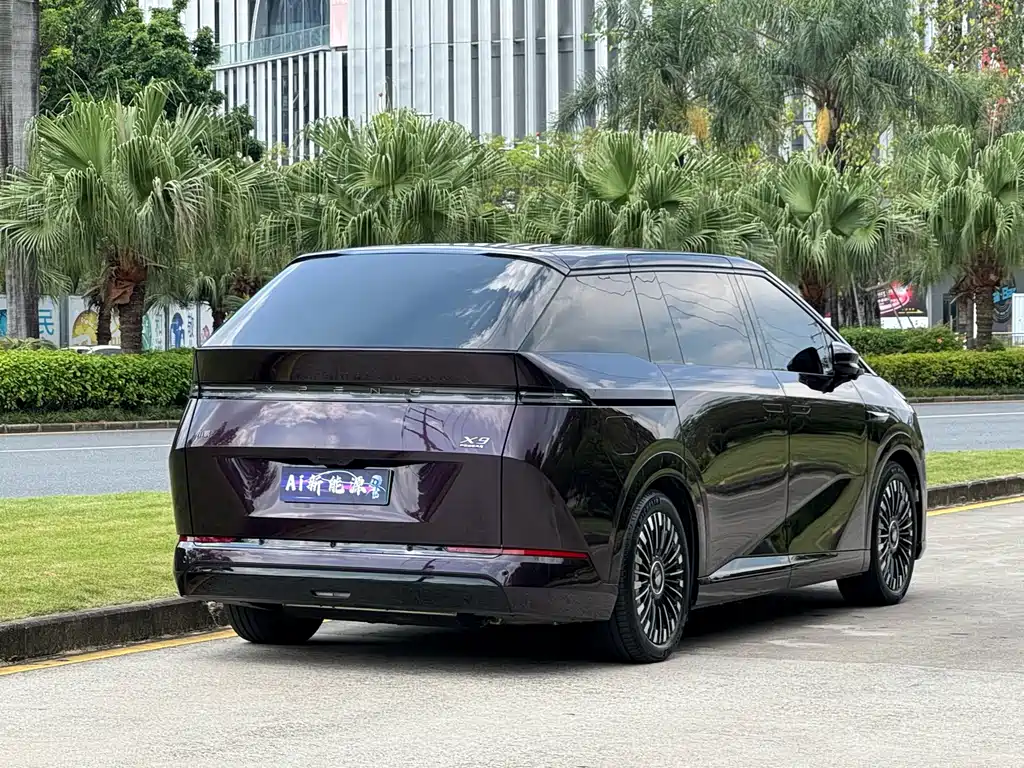XPeng X9 — миниатюра 6