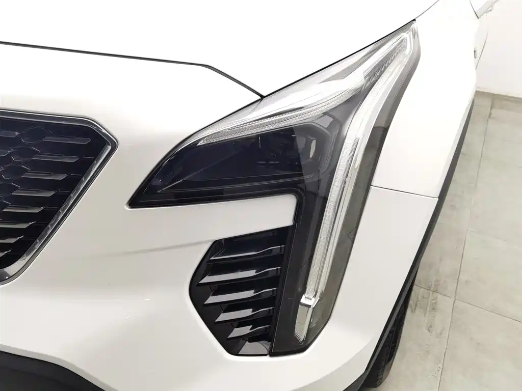 Cadillac XT4 2022 28T Luxury