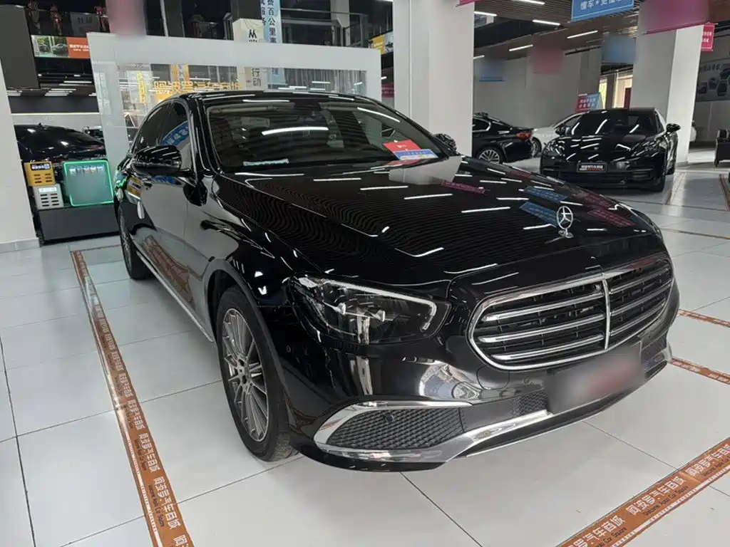 Mercedes-Benz E-Class — миниатюра 7