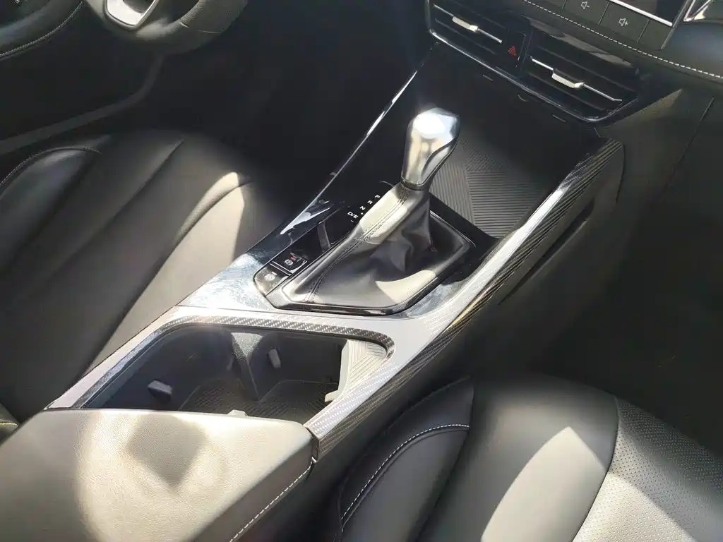 Roewe i5 — миниатюра 6