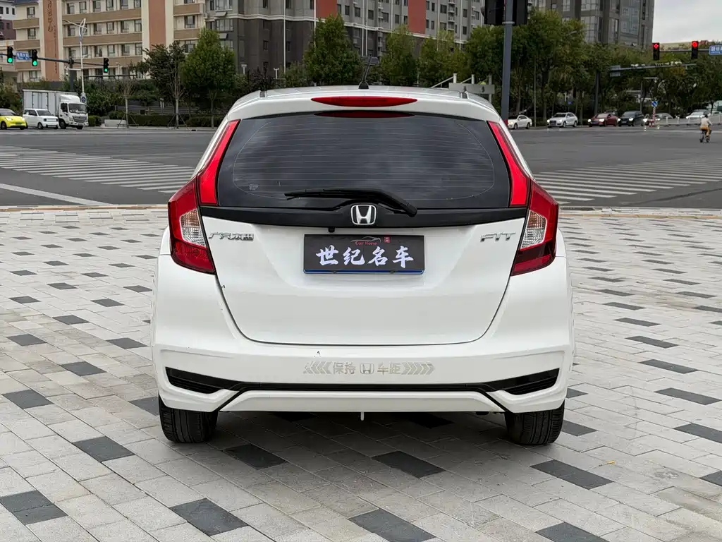 Honda Fit — миниатюра 7