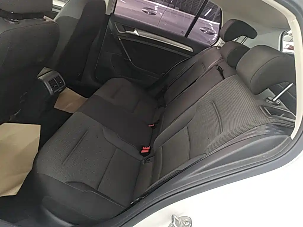 Volkswagen Golf — миниатюра 17