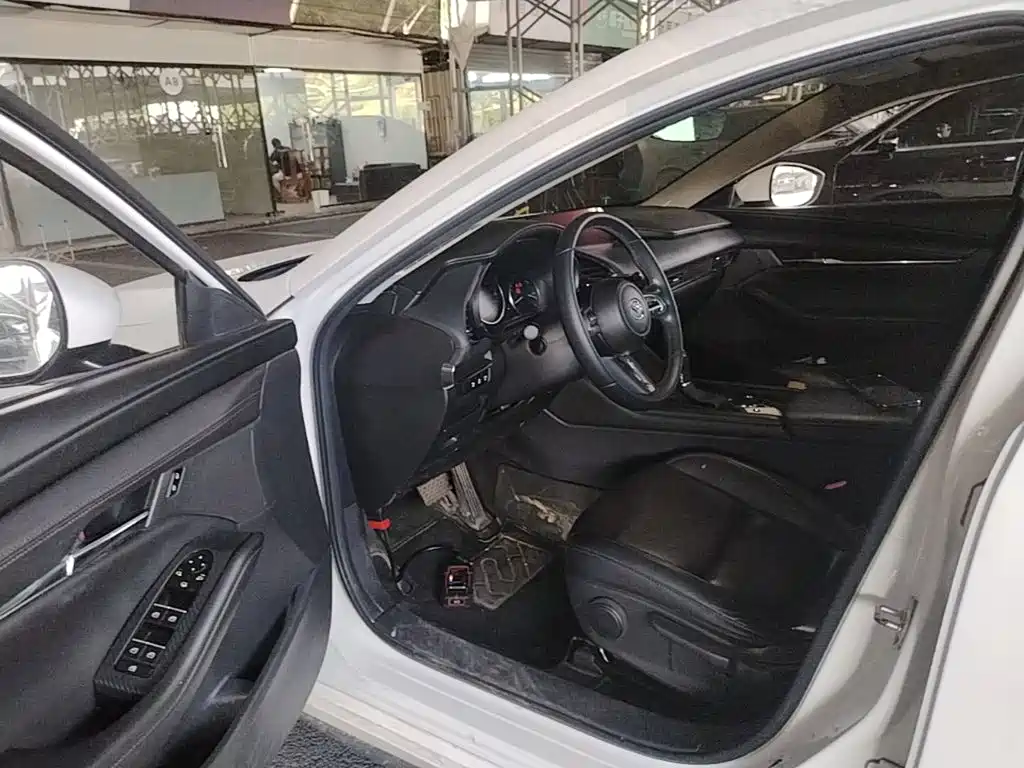 Mazda 3 Axela — миниатюра 15