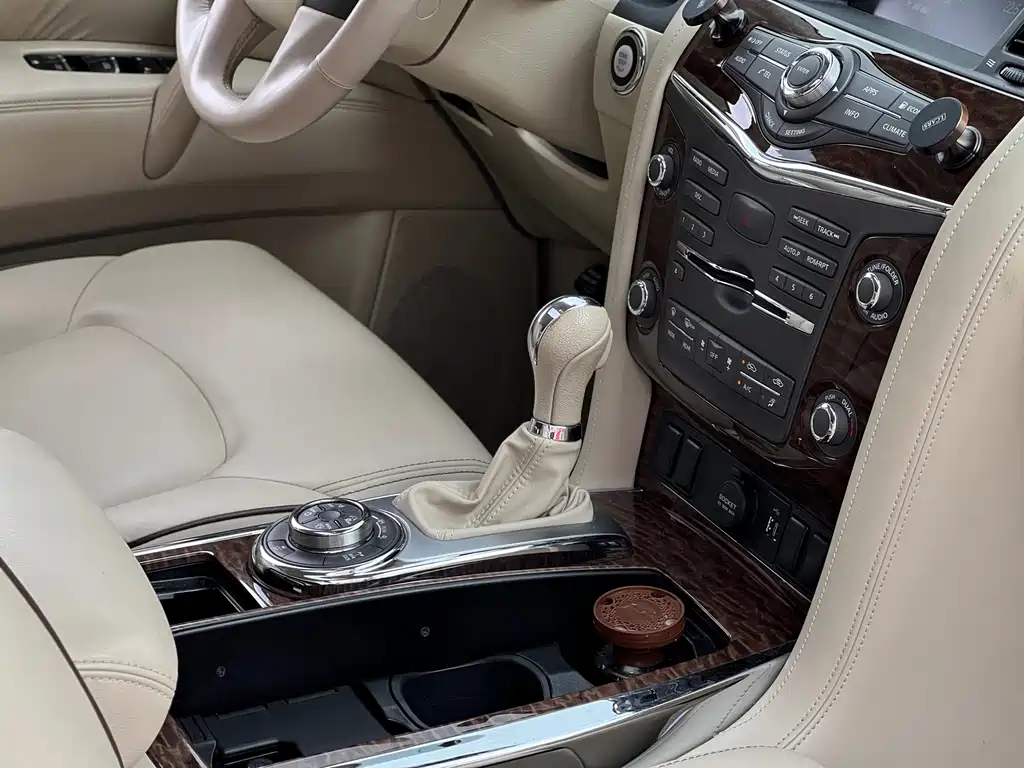 Nissan Patrol — миниатюра 13
