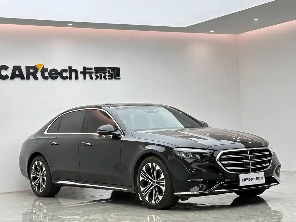 Mercedes-Benz E-Class — миниатюра 6