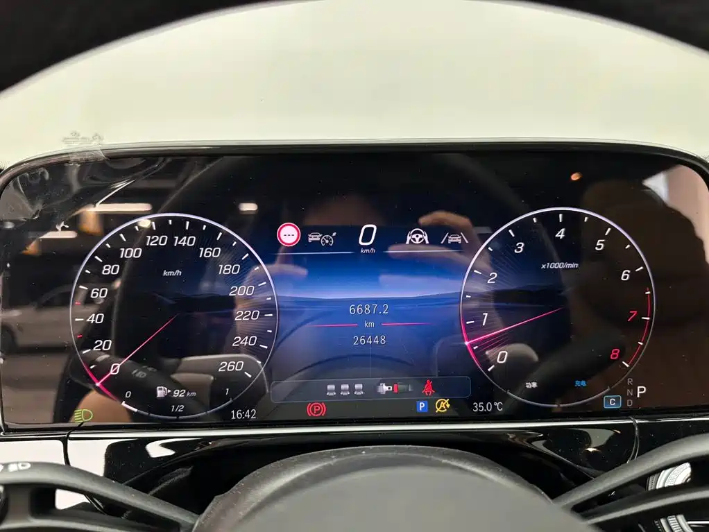 Mercedes-Benz E-Class — миниатюра 14