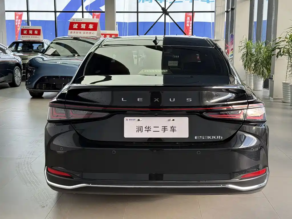 Lexus ES — миниатюра 4