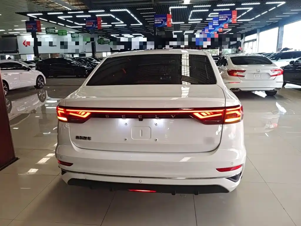 Geely Emgrand — миниатюра 6