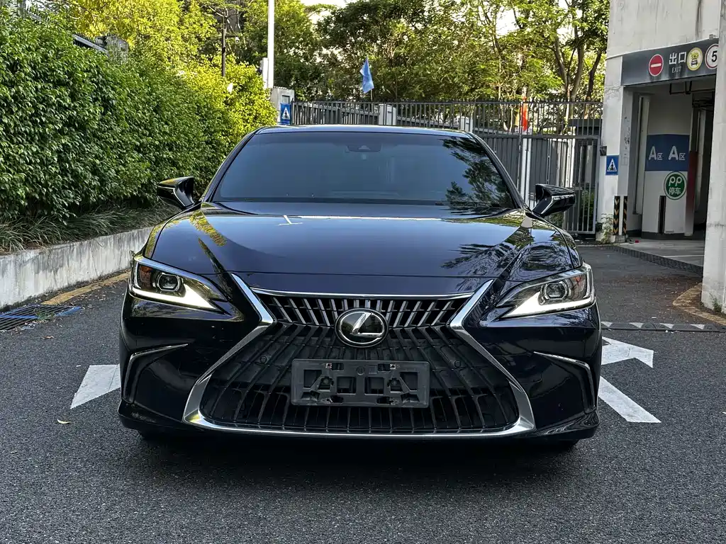 Lexus ES — миниатюра 2