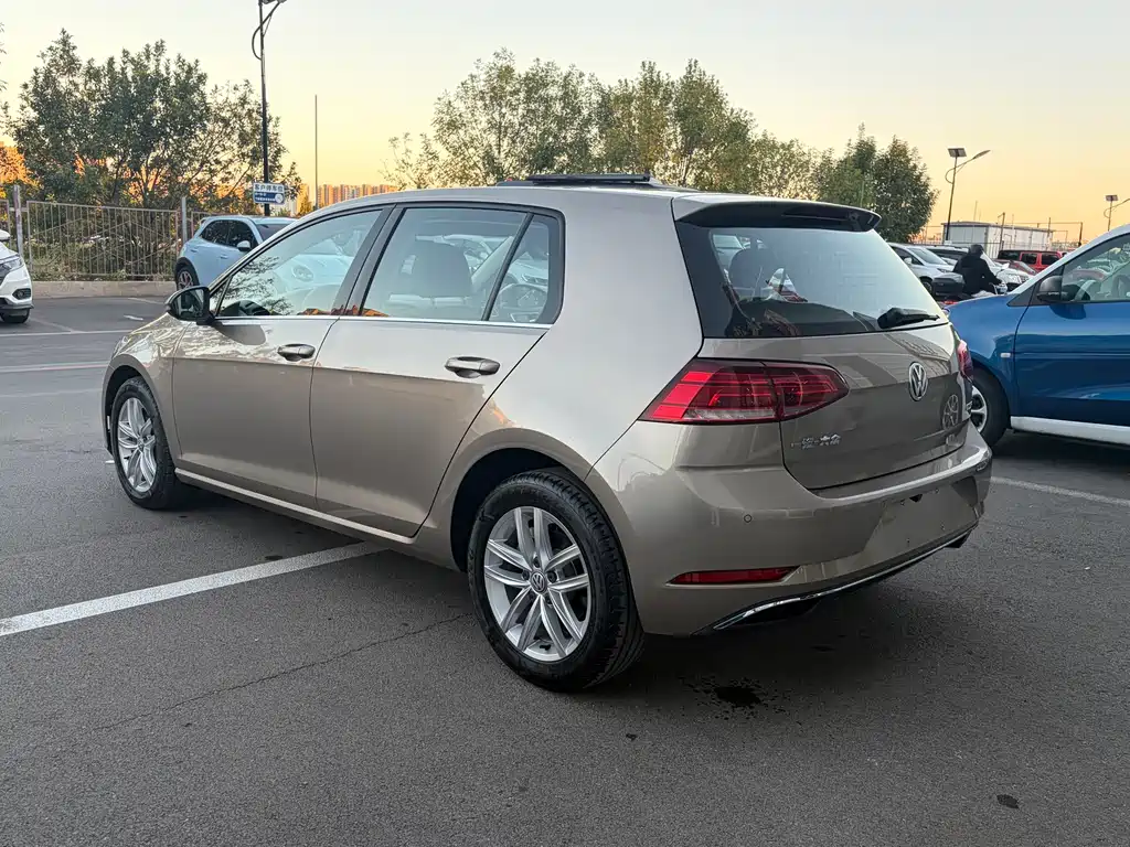 Volkswagen Golf — миниатюра 5