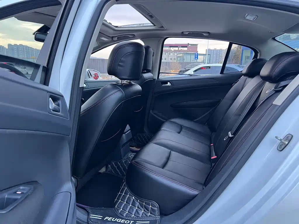 Peugeot 308 — миниатюра 10