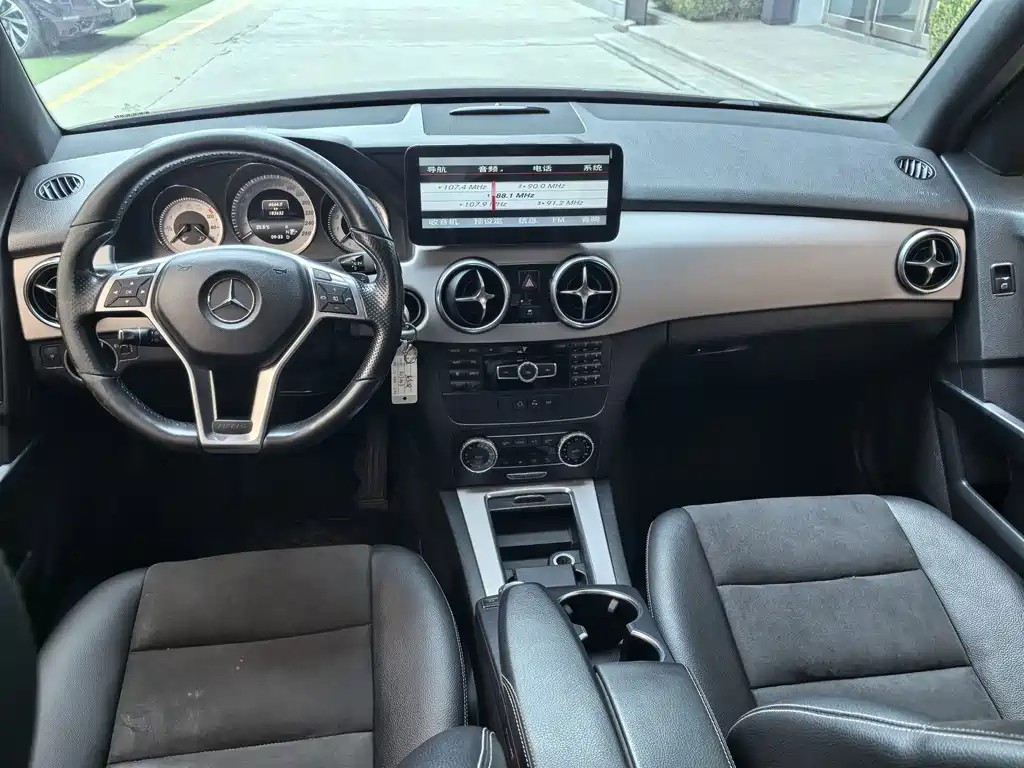 Mercedes-Benz GLK-Class — миниатюра 6