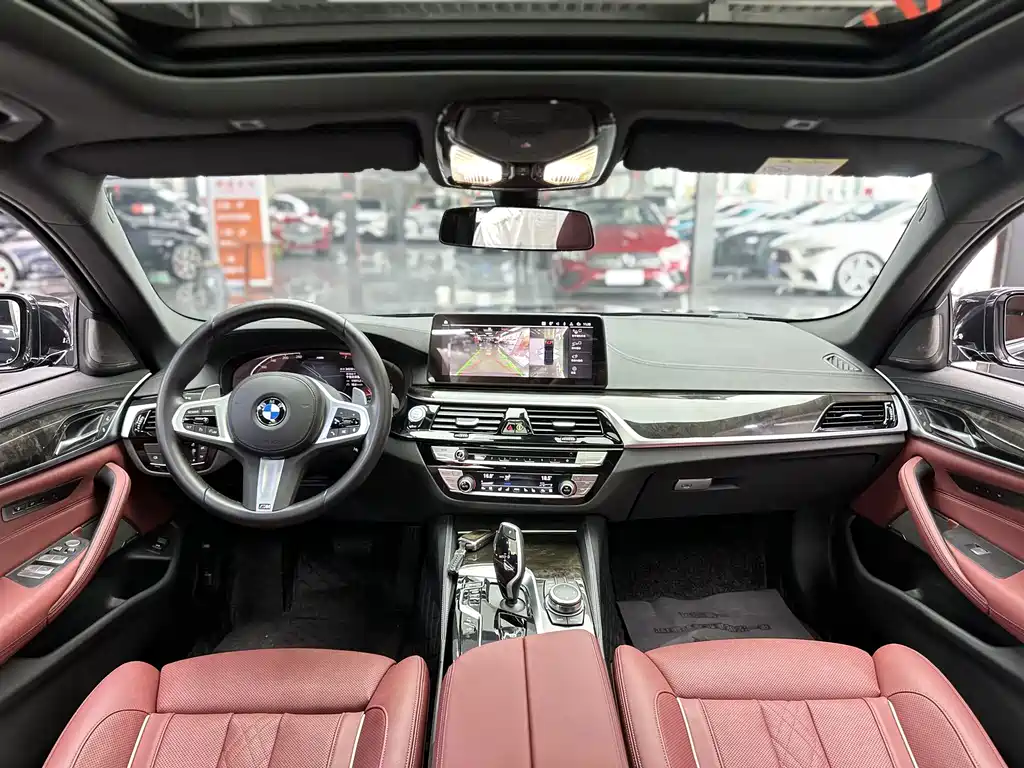 BMW 5 Series — миниатюра 9
