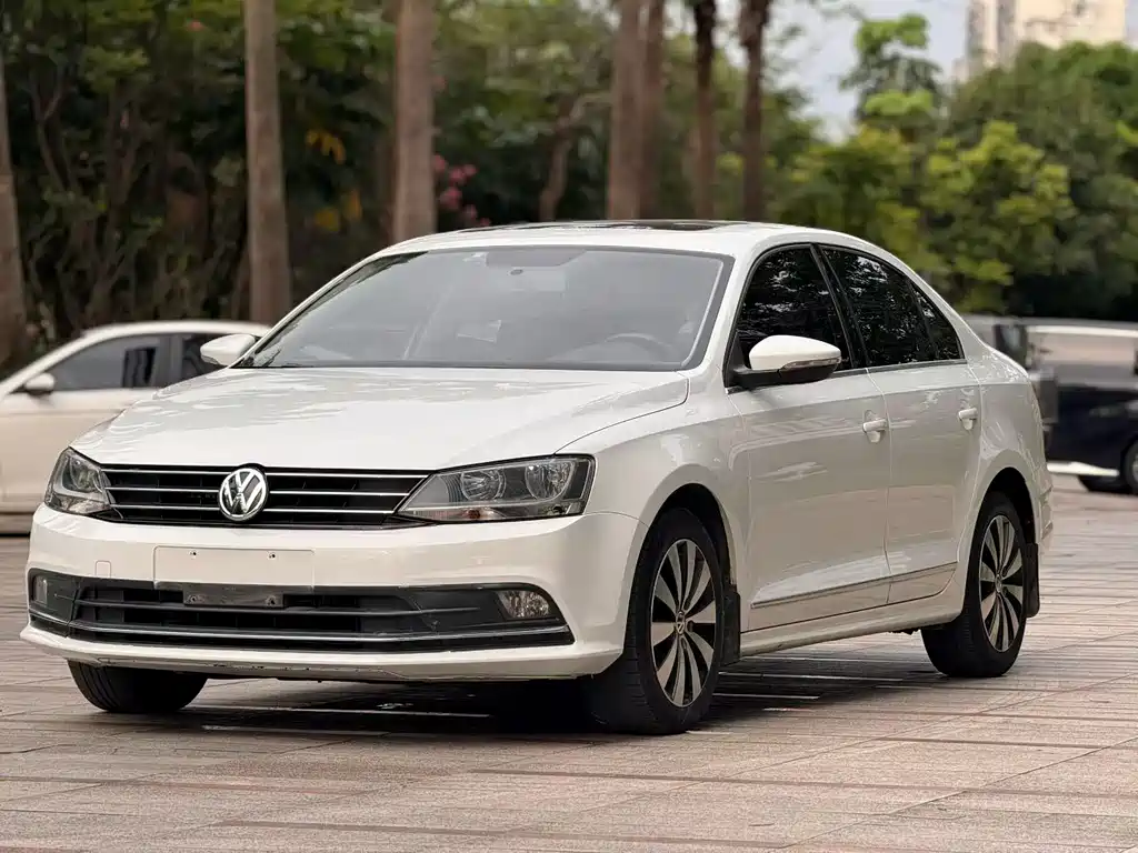 Volkswagen Sagitar 2018