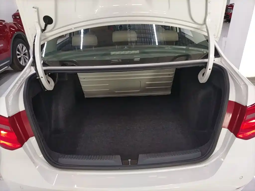 Volkswagen Jetta — миниатюра 19