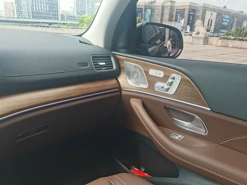 Mercedes-Benz GLE (Import) — миниатюра 13