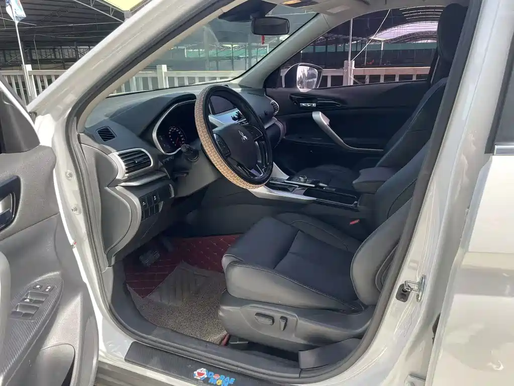 Mitsubishi Eclipse Cross — миниатюра 7