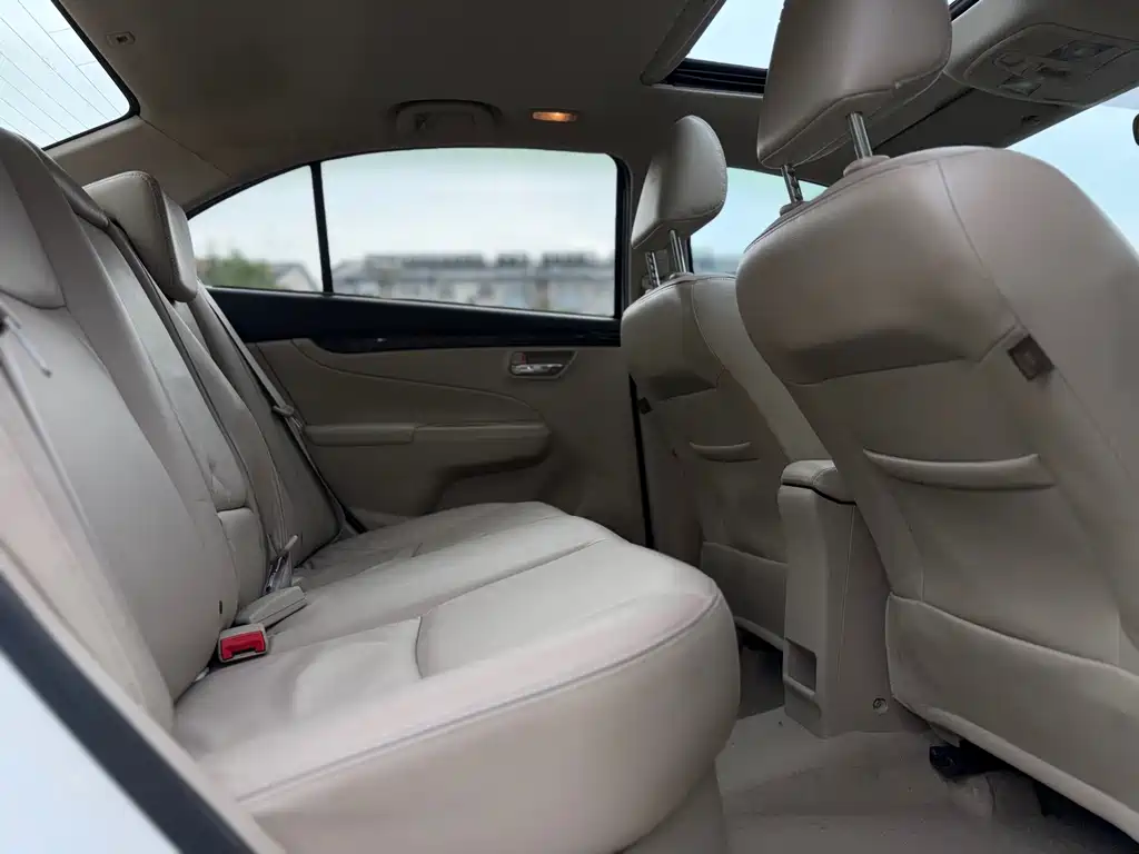 Suzuki Alivio — миниатюра 15
