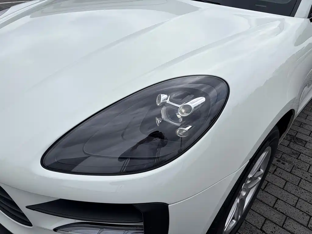 Porsche Macan — миниатюра 8
