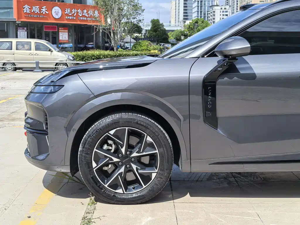 Lynk & Co 08 EM-P — миниатюра 6