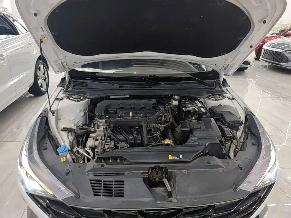 Hyundai Elantra — миниатюра 20
