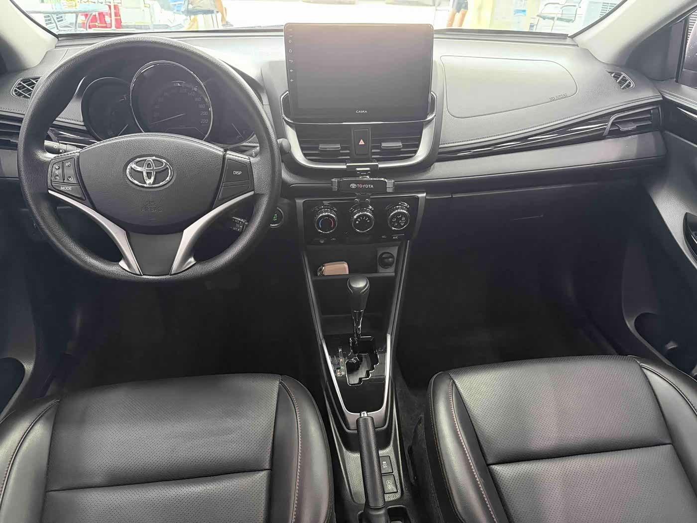 Toyota YARiS L Zhi Xuan 1.5 л 2022 г. Белый, пробег 22000 км