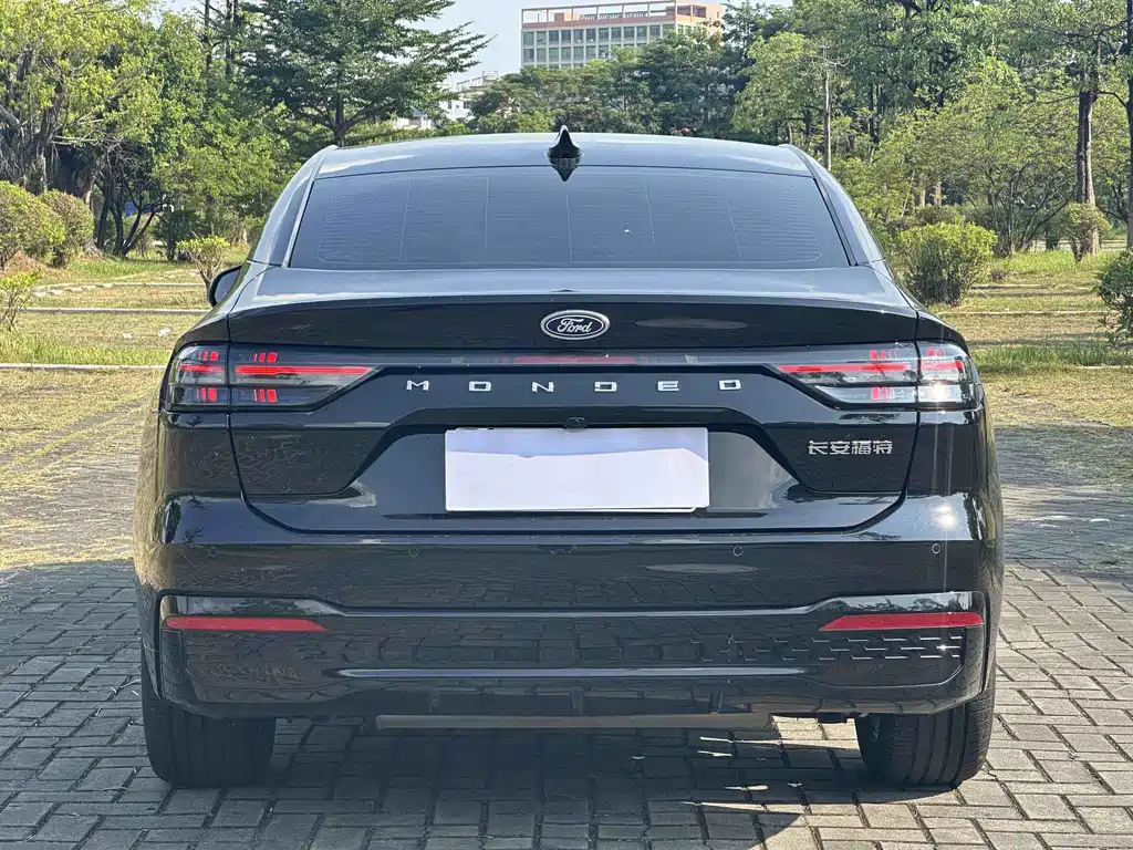 Ford Mondeo — миниатюра 8