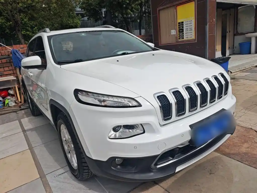 Jeep Cherokee — миниатюра 4