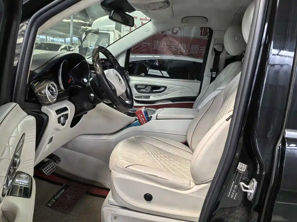 Mercedes-Benz V-Class — миниатюра 7