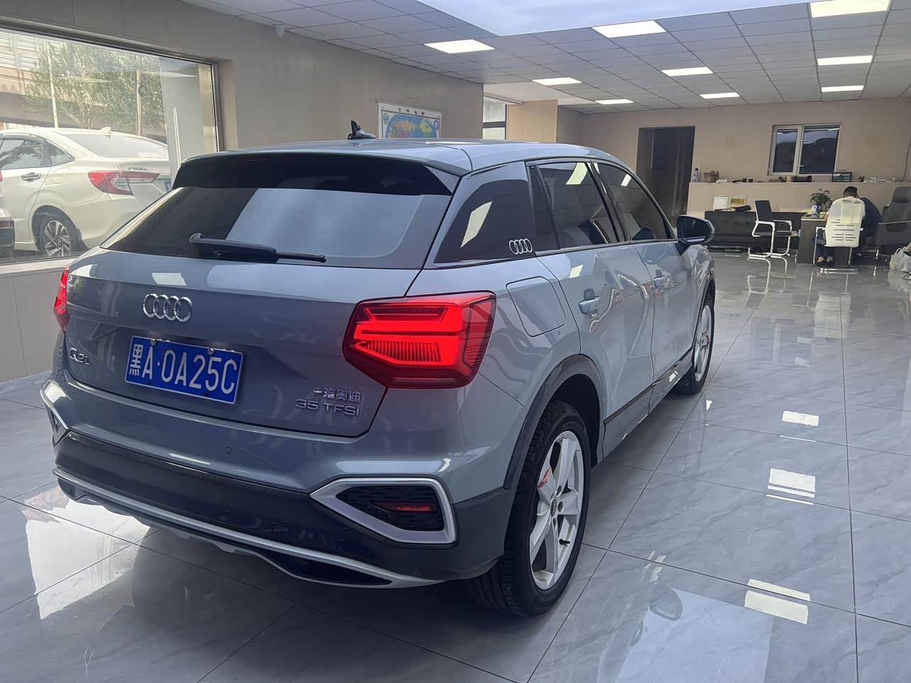 Audi Q2L 1.4 л 2022 г. Серебристо-серый, пробег 14500 км