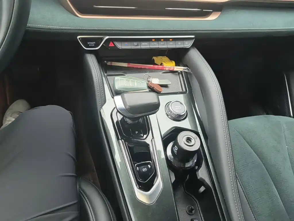 Geely Xingyue L — миниатюра 14