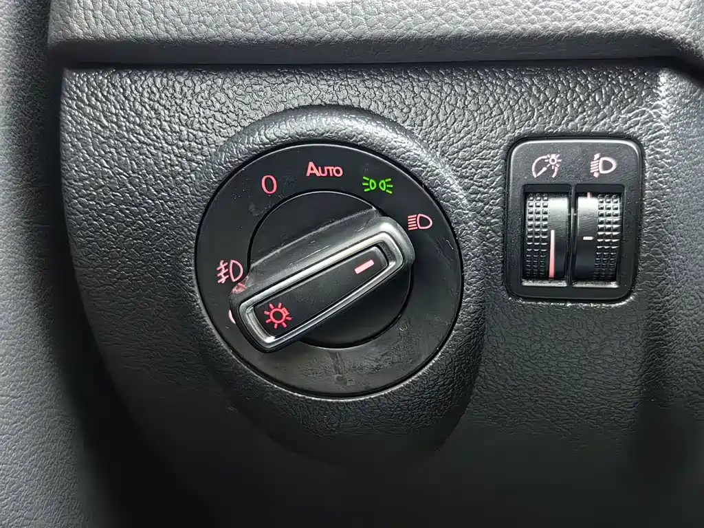 Volkswagen Tiguan — миниатюра 21