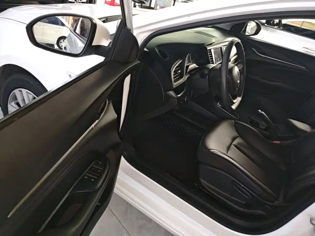Buick Excelle — миниатюра 16