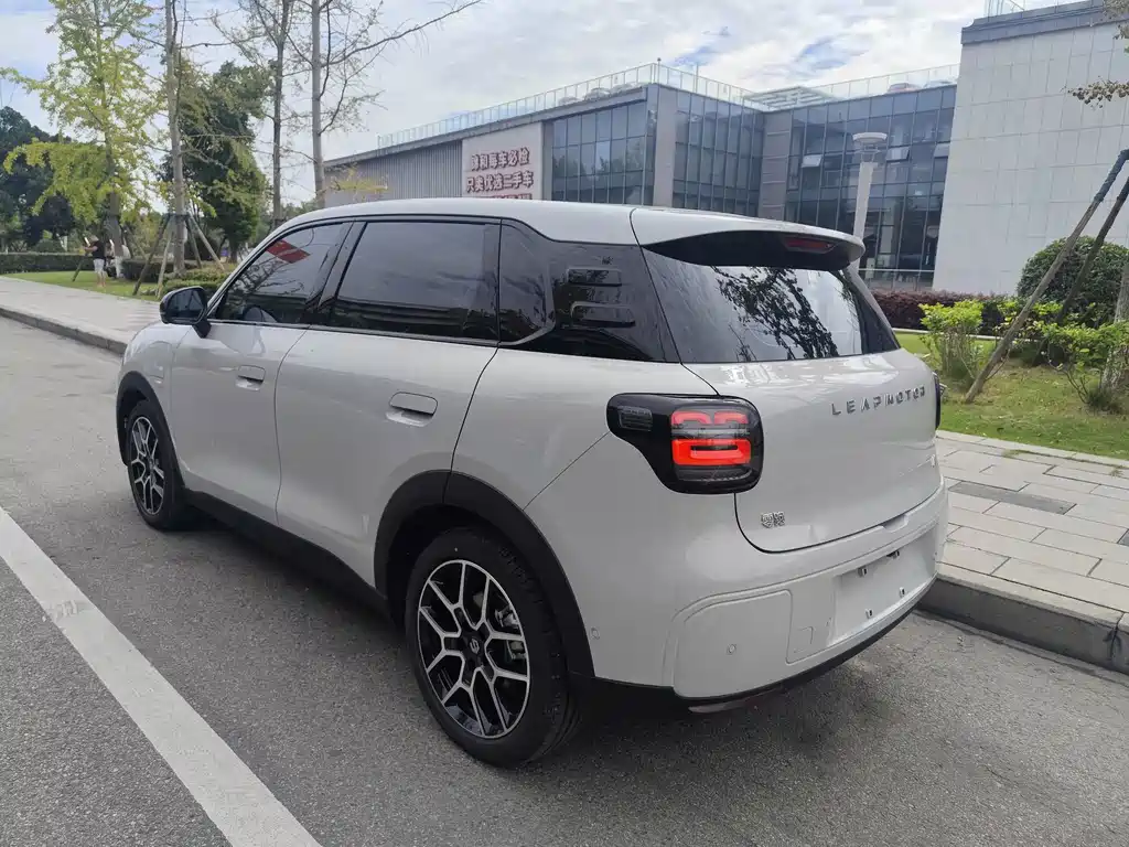 Leapmotor Leapmotor A10 — миниатюра 6